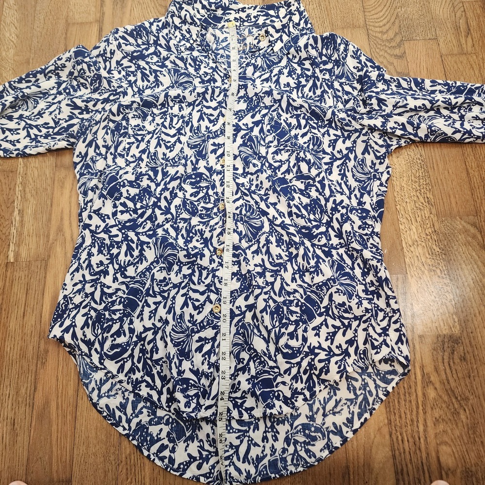 Lilly Pulitzer Sea View Rayon Navy Blue Floral Button Shirt Women's Medium - Picture 10 of 10